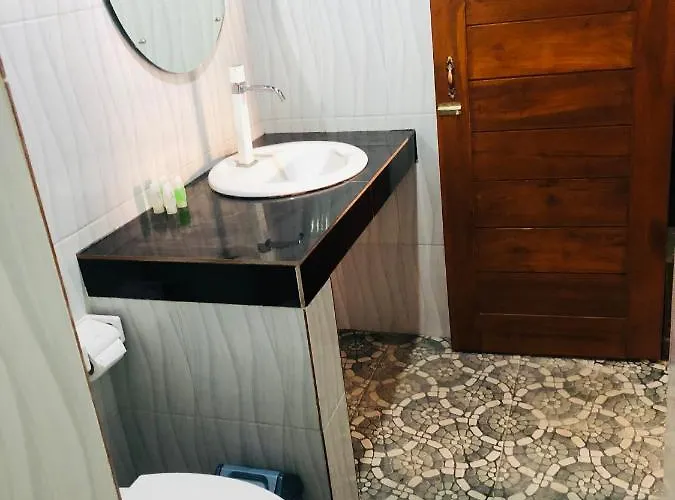 イン Padangbai Beach Inn パダンバイ