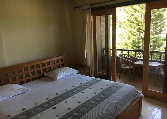 Padangbai Beach Inn パダンバイ